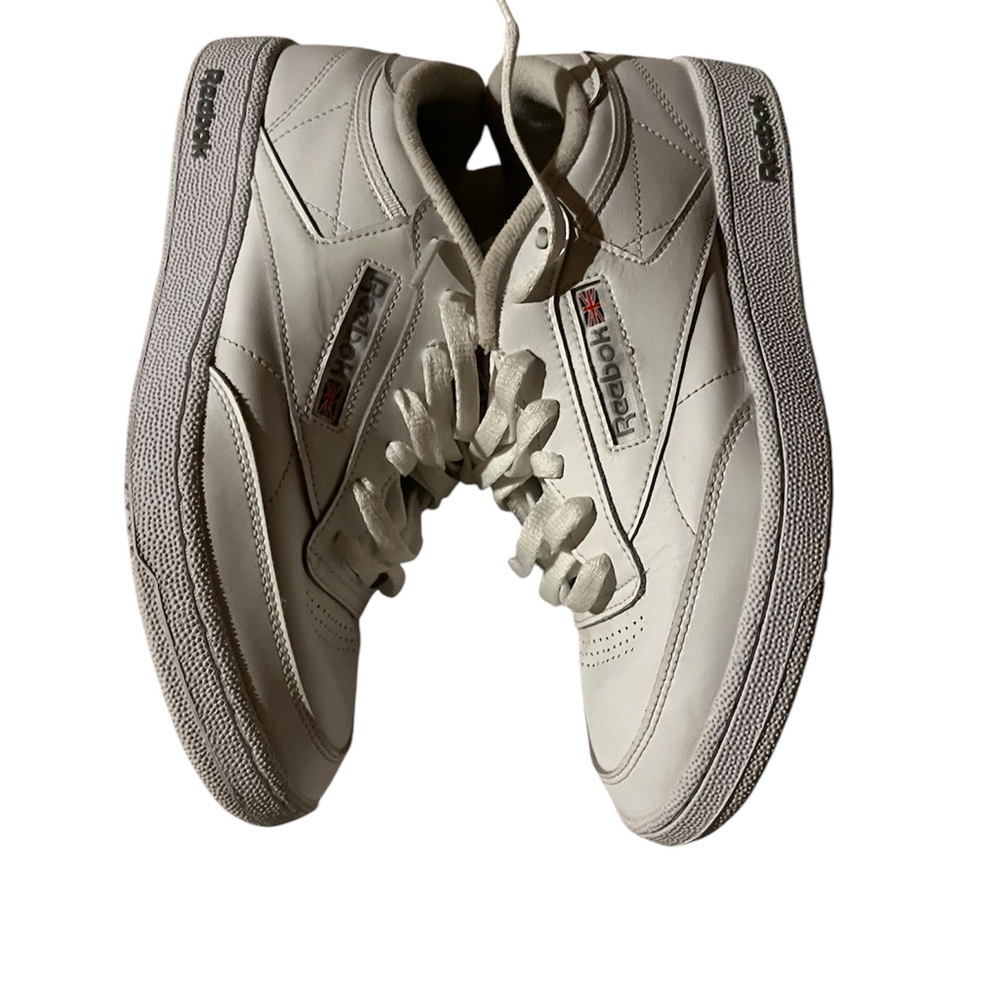 Reebok White Unisex Shoes Size 9.